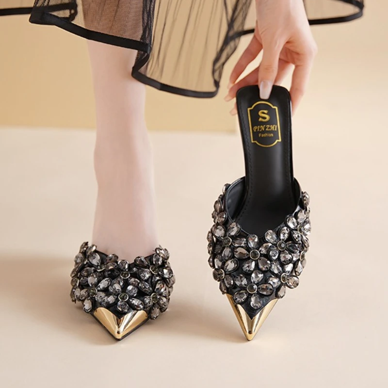 

Diamond Luxury Pumps Mules Slippers Women Metal Pointed Toe Slides Sandals Female Size 43 Rhinestone Designer High Heels Female