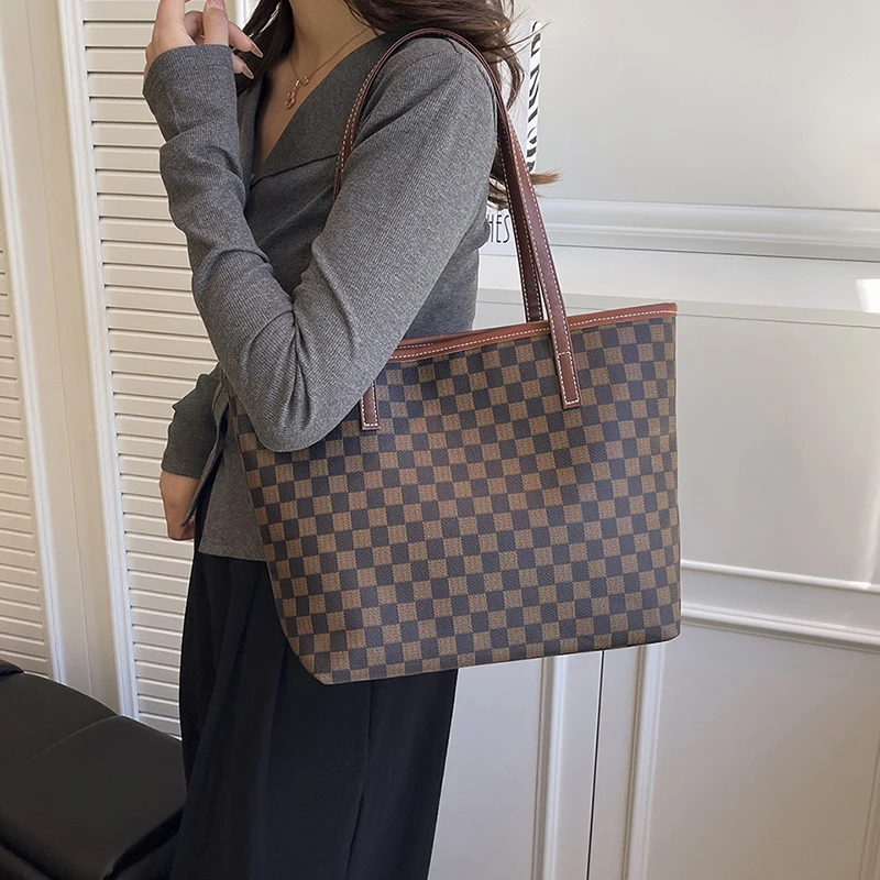 High-End Exquisite Crossbody Bag - Modern Niche Trendy Versatile Design Suits Women's Sweet Retro Casual Fashionable Use