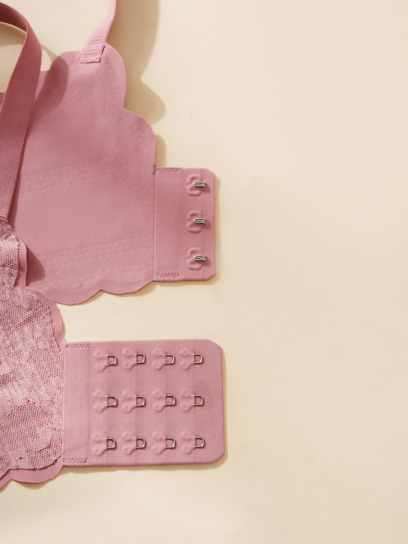 حمالة صدر للرضاعة للنساء الحوامل مع خطوط حواف مموجة ولا توجد حلقة فولاذية، صديقة للبشرة ومريحة للنساء الحوامل