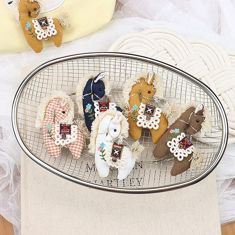 HUAHUAAttractive Pink Plaid Fabric Brooch featuring Embroidered Cartoon Pony for Clothes DecorHUAHUA