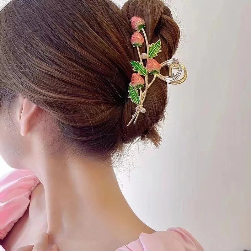 Delicate Strawberry Metal Crab Hair Clip Women\'s Ponytail Shark Clip Girls Fashion Styling Tools Vintage Hair Accessories