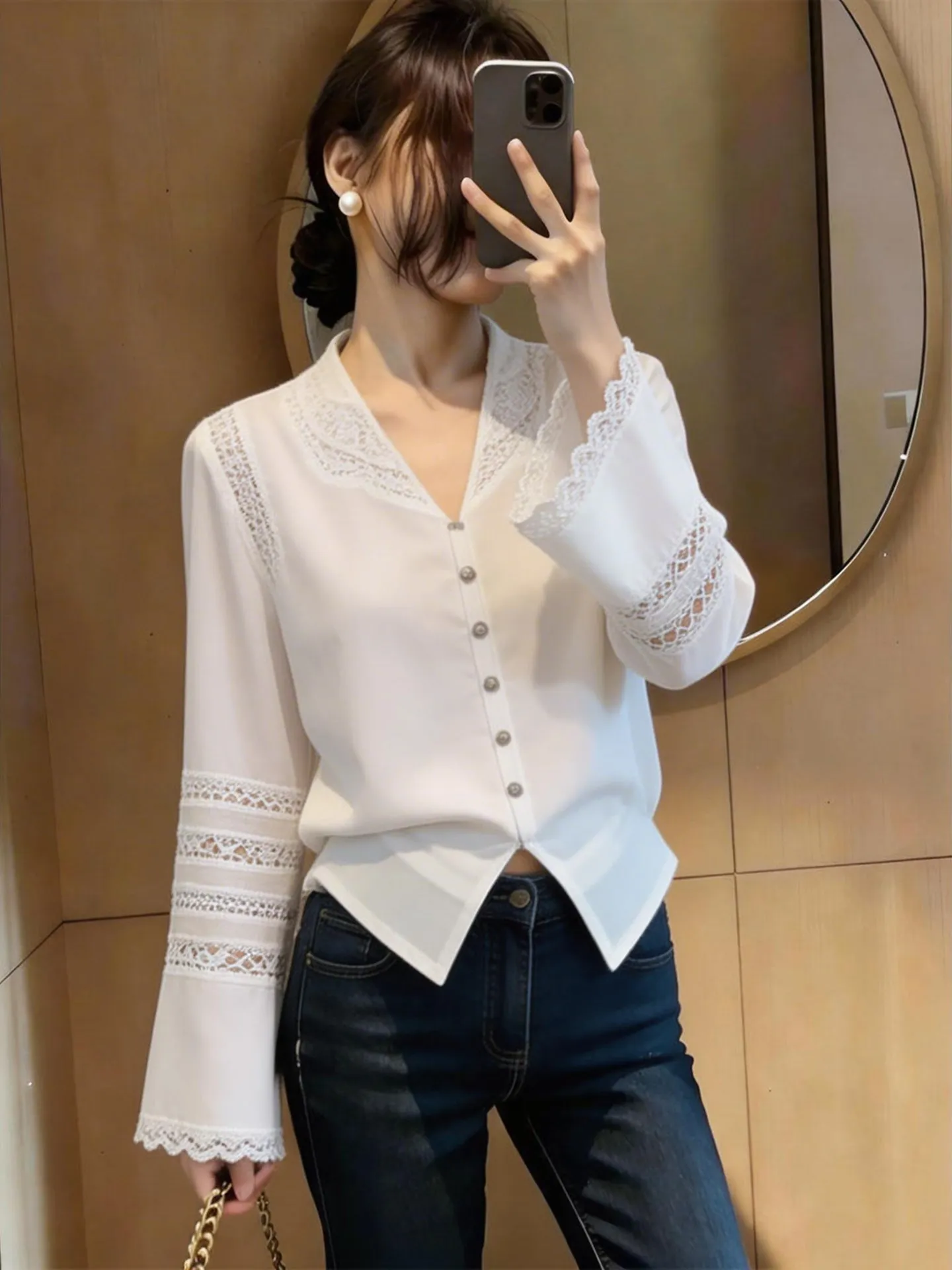 

Minimalist Style White Long Sleeve V-Neck Lace Shirt Women's Commute Design Unique Minimalist Wind Shirt Spring Summer New Ar...