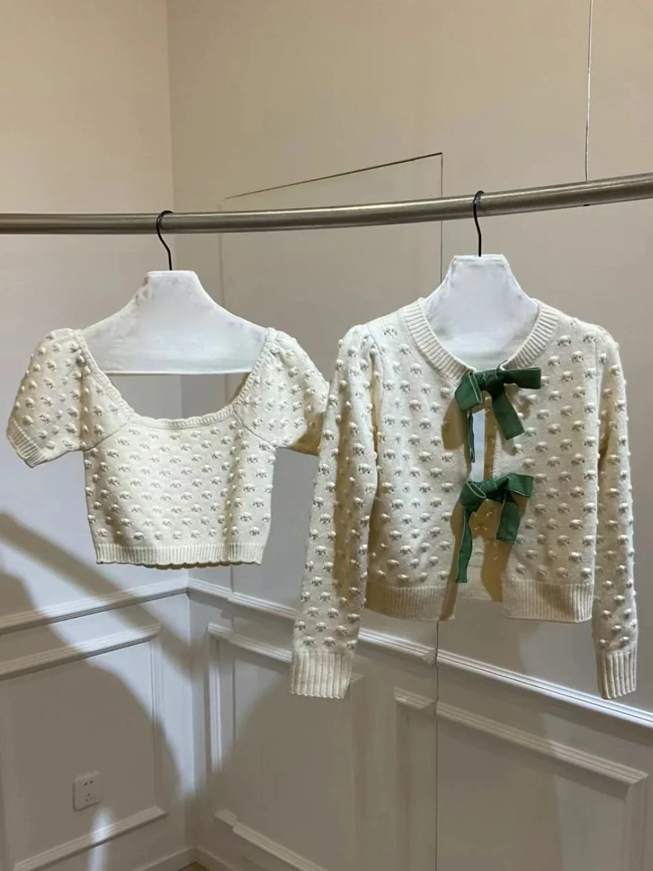 

Soft Wheat Color Knitted Cardigan One-Shoulder Tassel Wool Blend Women's Fashion Gentle Style Short Sleeve Wrap Spring Autumn