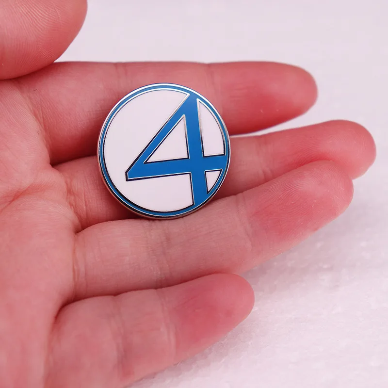 Broche en métal les quatre insignes fantastiques, accessoires de Cosplay, accessoires de Costume de fête de mascarade d'halloween