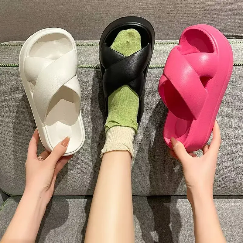 

Women's Fashion Platform Slippers 2025 Summer New Outdoor Antiskid Beach Shoes Fashion Crossover Belt EVA House Sandals