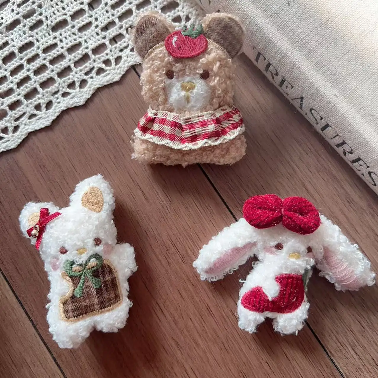 High Quality Soft Plush Cartoon Little Bear Dog Hair Clip Brooch DIY Portable Cute for Winter Shoes Hat Clothing Embellishment