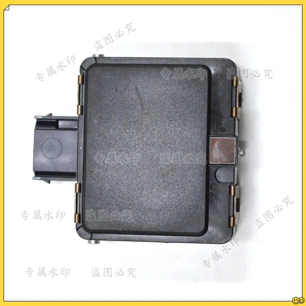 

Датчик радарный ACC (адаптивный круиз-контроль) для VW Multivan Campmob 7E0 907 561 C 7E0907561C