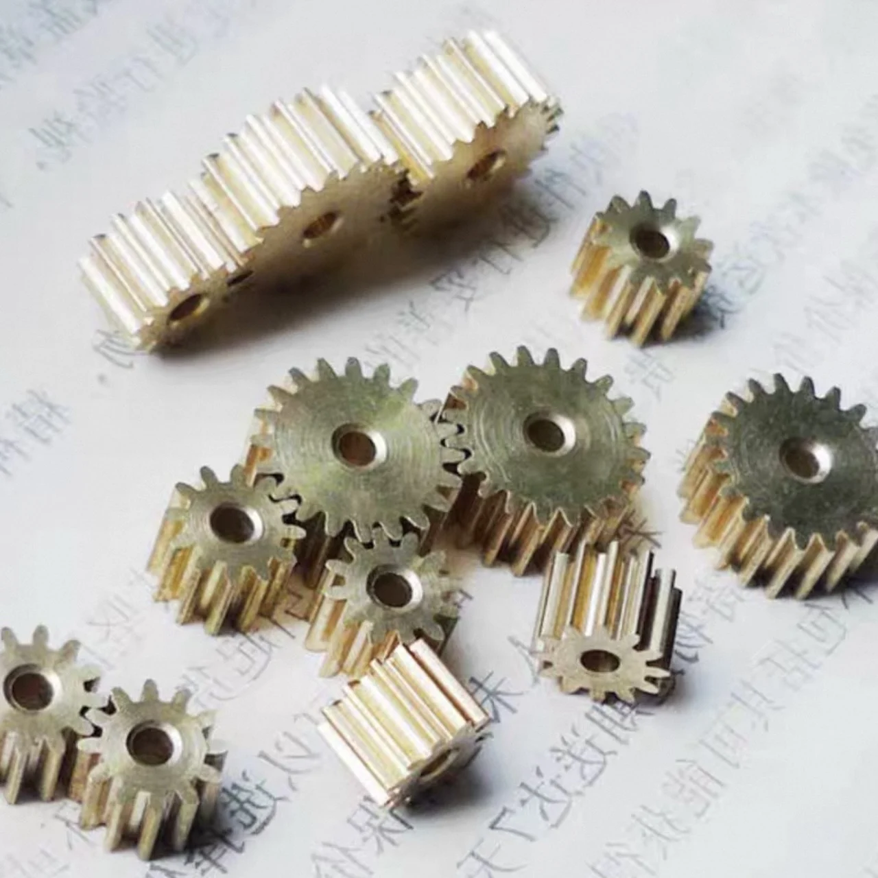 3.98mm/5.02mm M0.75 Copper Gear 11/24 Teeth Small Smart Home Transmission Spur Gear for Precision Machines Low-Noise