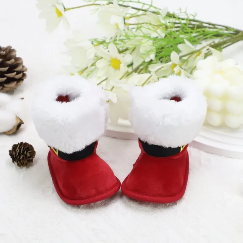 Chaussures de Noël mignonnes pour tout-petits, bottes en forme de cœur en peluche, chaudes et coordonnantes, adaptées aux vêtements de festival et de fête, style d'hiver