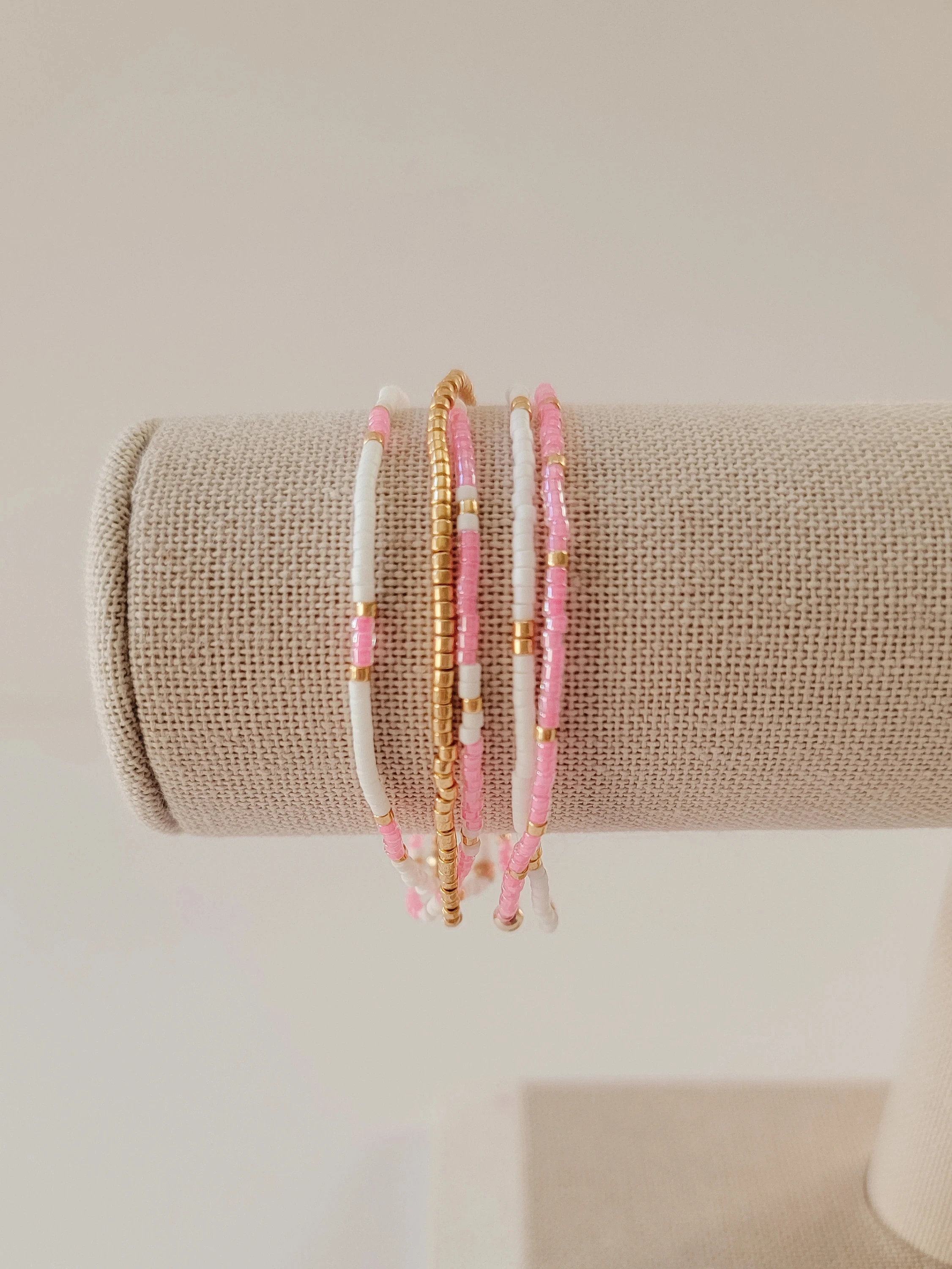 5 قطع البوهيمي الوردي الذهب الأبيض مطرز أساور قابل للتعديل متعدد الطبقات التفاف اليدوية مجوهرات للنساء والفتيات هدية الصداقة