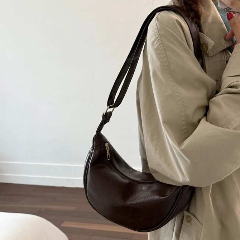 

Women's Everyday Style Multi-color Oil Wax Leather Crescent Bag, for Work, Travel, Daily Commute & Casual Street Style Handbag