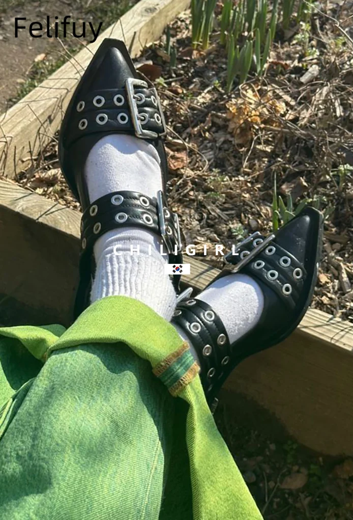 أحذية مسطحة فاخرة لعام 2025 للسيدات على الموضة بإبزيم من الخلف بمقدمة مدببة أحذية نسائية مسطحة مع أحذية سهلة الارتداء على المسامير