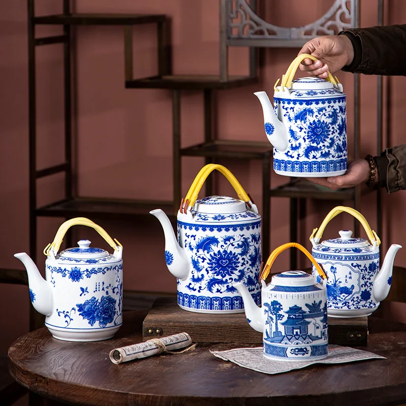 

Jingdezhen Large-capacity High-temperature Ceramic Cooler Kettle Household Teapot Blue and White Vintage Pot Ceramics Home Gift