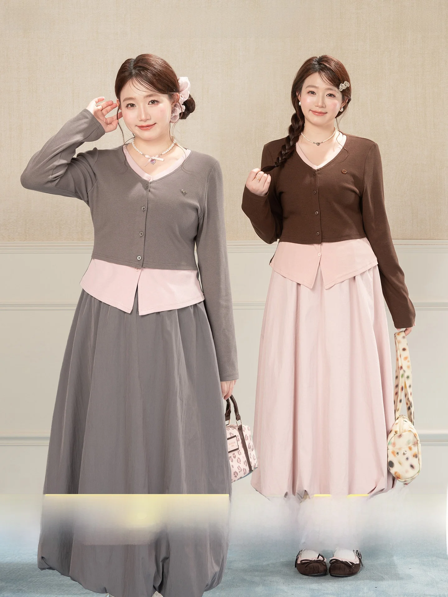 

Новинка: Розовый комплект из футболки с V-образным вырезом и плиссированной юбки больших размеров в корейском стиле, стройнящий, весенний, модный, кофейного цвета, не требует глажки.