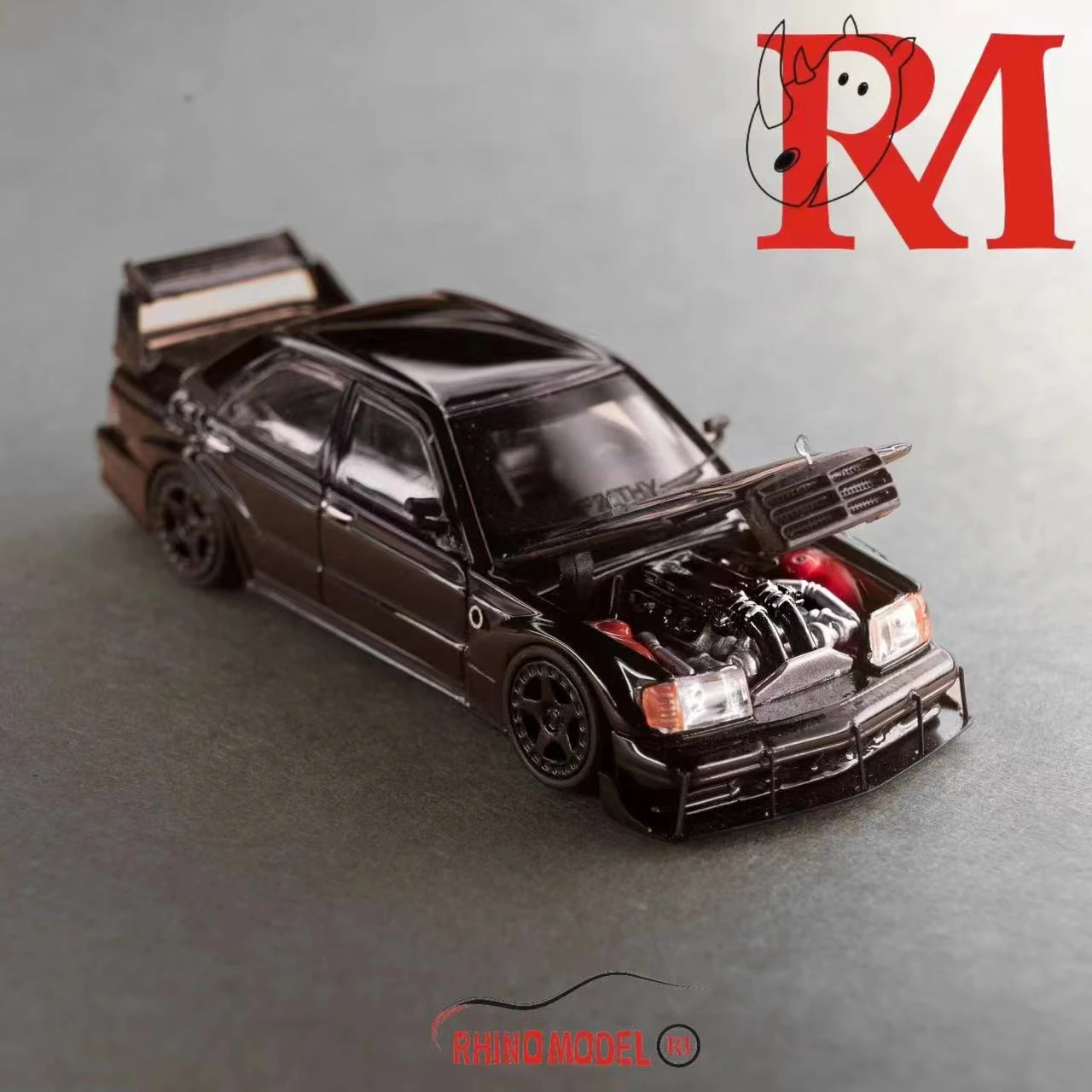 

**Предзаказ **Модель Rhino RM 1:64 190E W201 HWA Limited499 Литая под давлением модель автомобиля