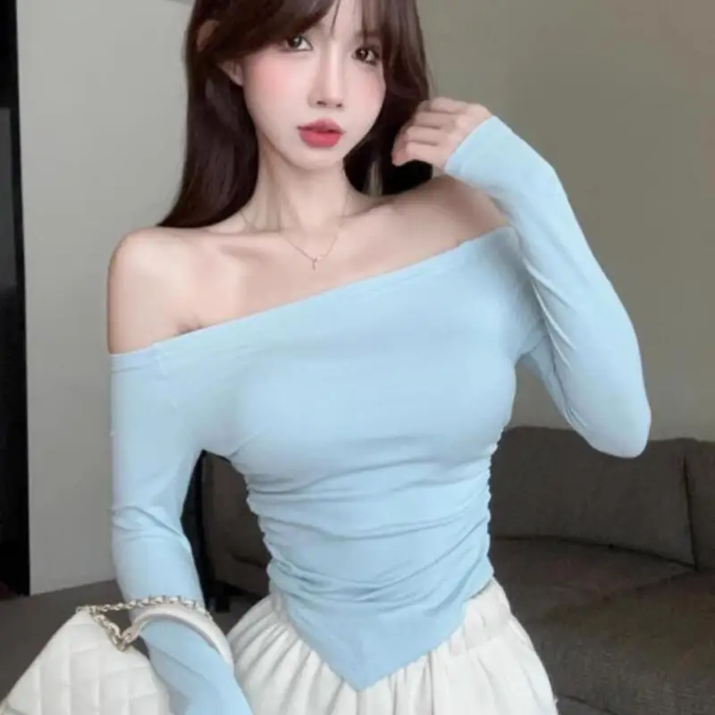 

Pure Desire, сексуальная футболка с длинными рукавами на одно плечо, женственный темперамент, облегающий крой, пикантная девушка, короткая базовая рубашка нестандартной формы, топ