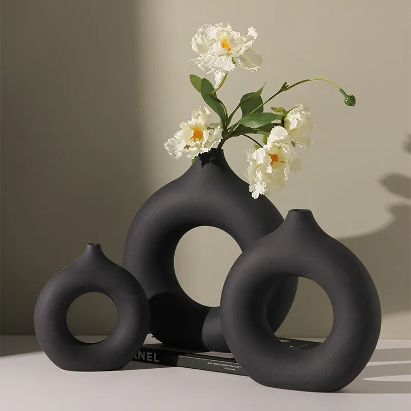 

Black Circular Hollow Ceramic Vase Donuts Nordic Flower Pot Home Decoration Accessories Office Living Room Interior Decor