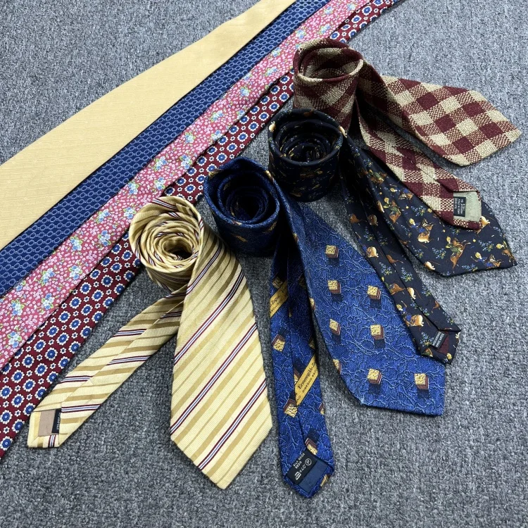 vintage-handmade-silk-printed-casual-gentleman's-busin-tie-hong-kong-sle-faionable-versatile-arrow-patterned-netie