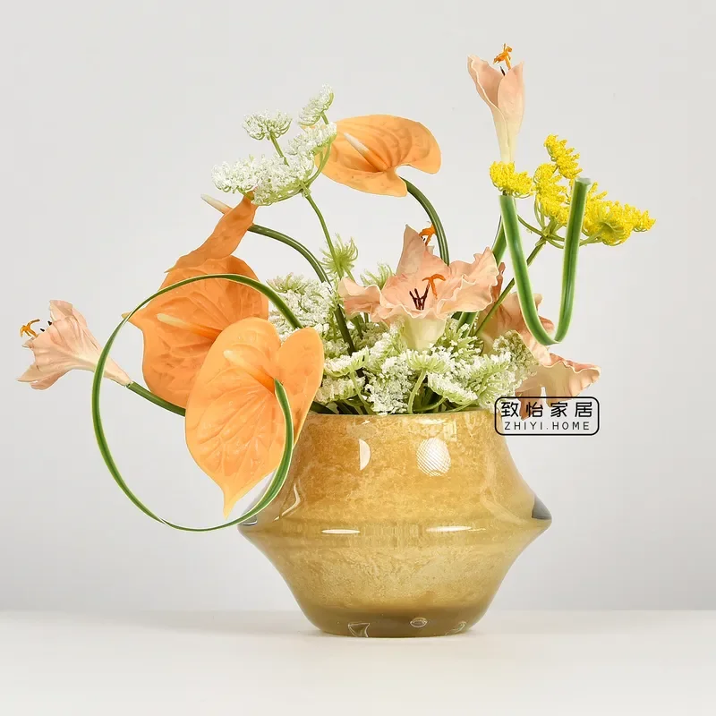 Modern French Style Luxury Vase for Flower Arrangement High End Home Decor Villa Hotel Project Custom Ornament Elegant Design
