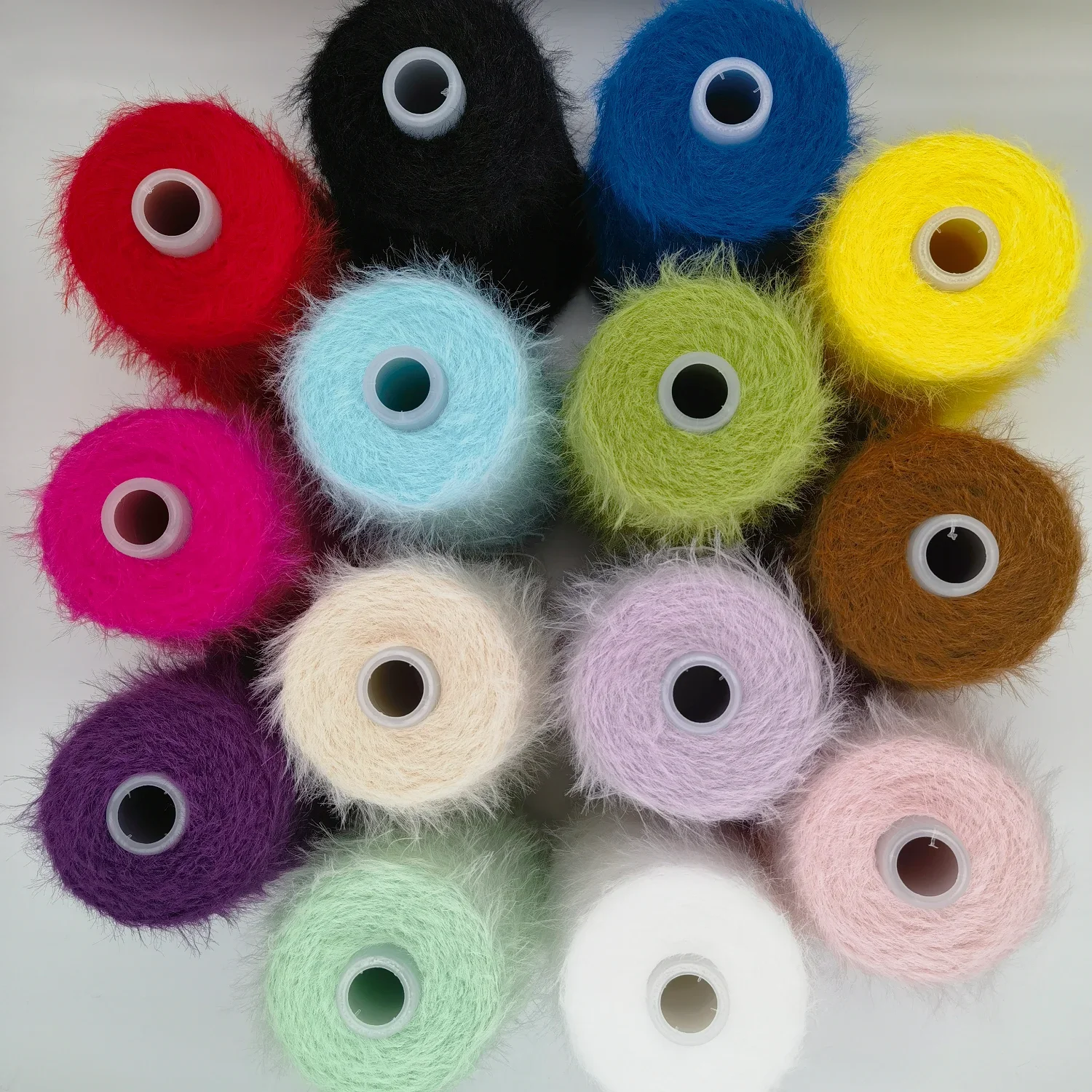 

500g 2cm Long Plush Yarn Crochet Yarn for Crochet Bag Puffy Yarn Fancy Knit sweater gloves hat scarf factory dirct sales