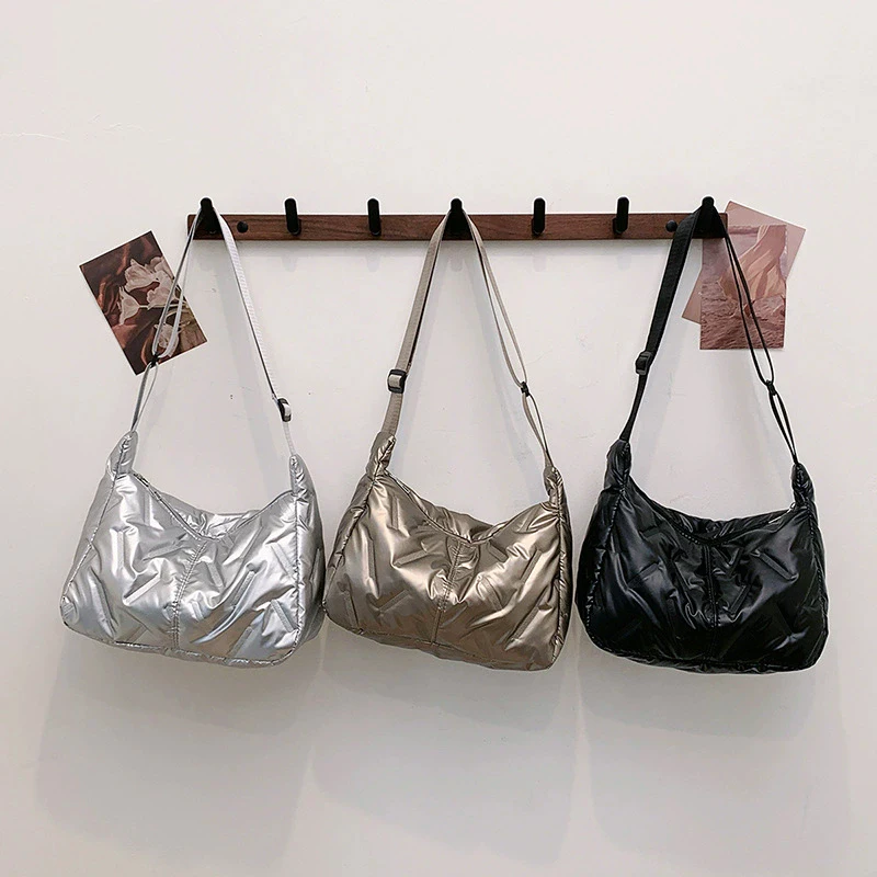 Mode Puffy Hobo Bag Daunen Tote Handtaschen Frauen Stepp Tote Tasche Große Kapazität Gepolsterte Schulter Tasche Casual Winter Pendeln Tasche – Detail 16