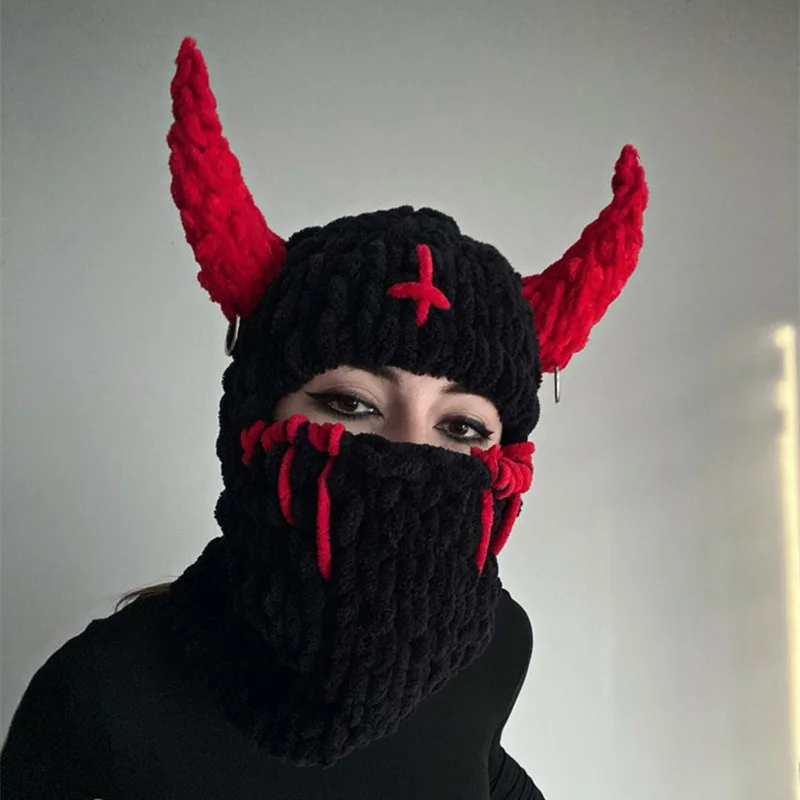 Mężczyźni Gothic Balaclava Halloween Devil Horn Beanie Hat Full Face Cover Ski Mask Hat Winter Windproof Wool Knit Hat For Outdoor