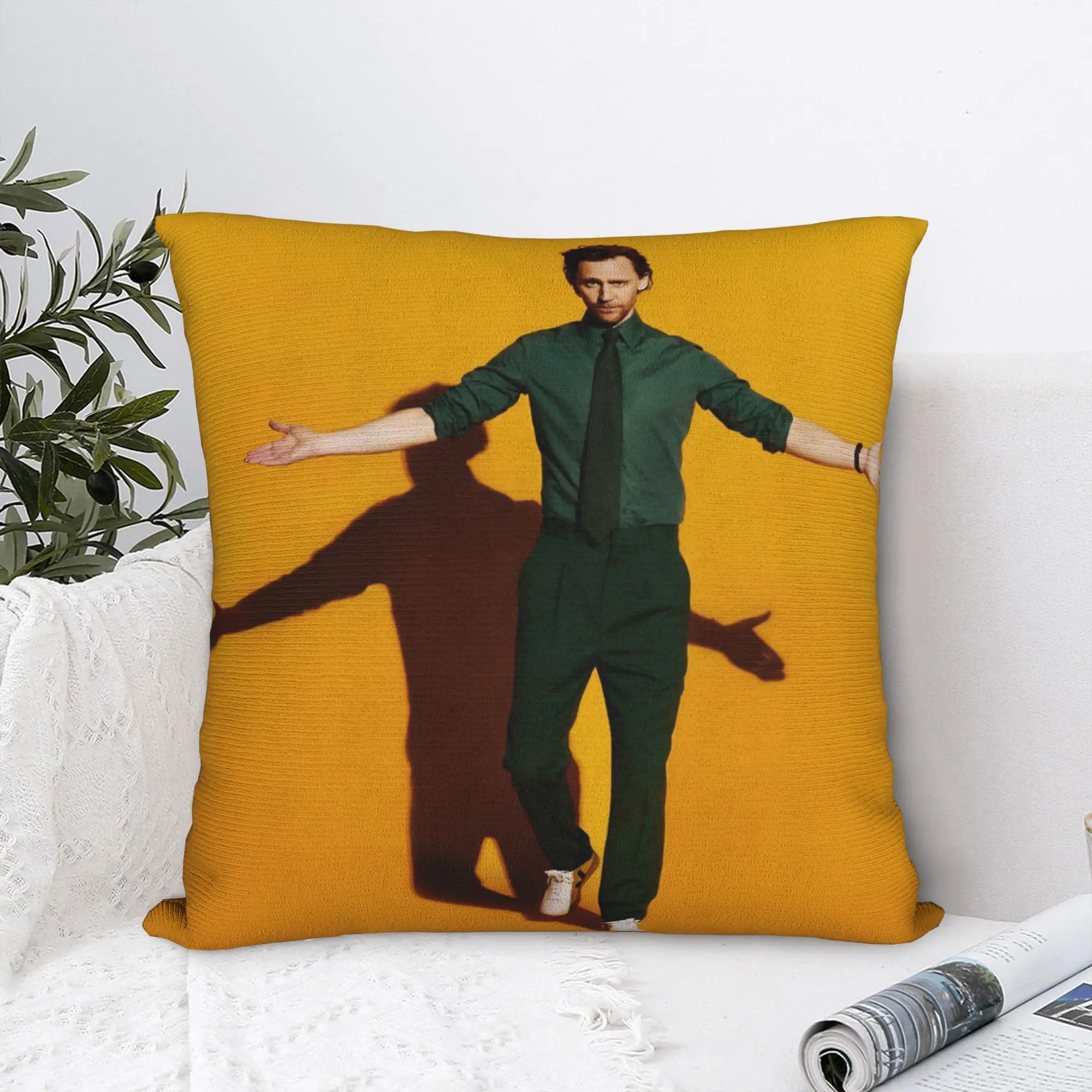 Tom Handsome Actor Hiddlestons Pillowcase Soft Polyester Cushion Cover Decoration Art Cool Throw Pillow Case Cover Drop Shipping