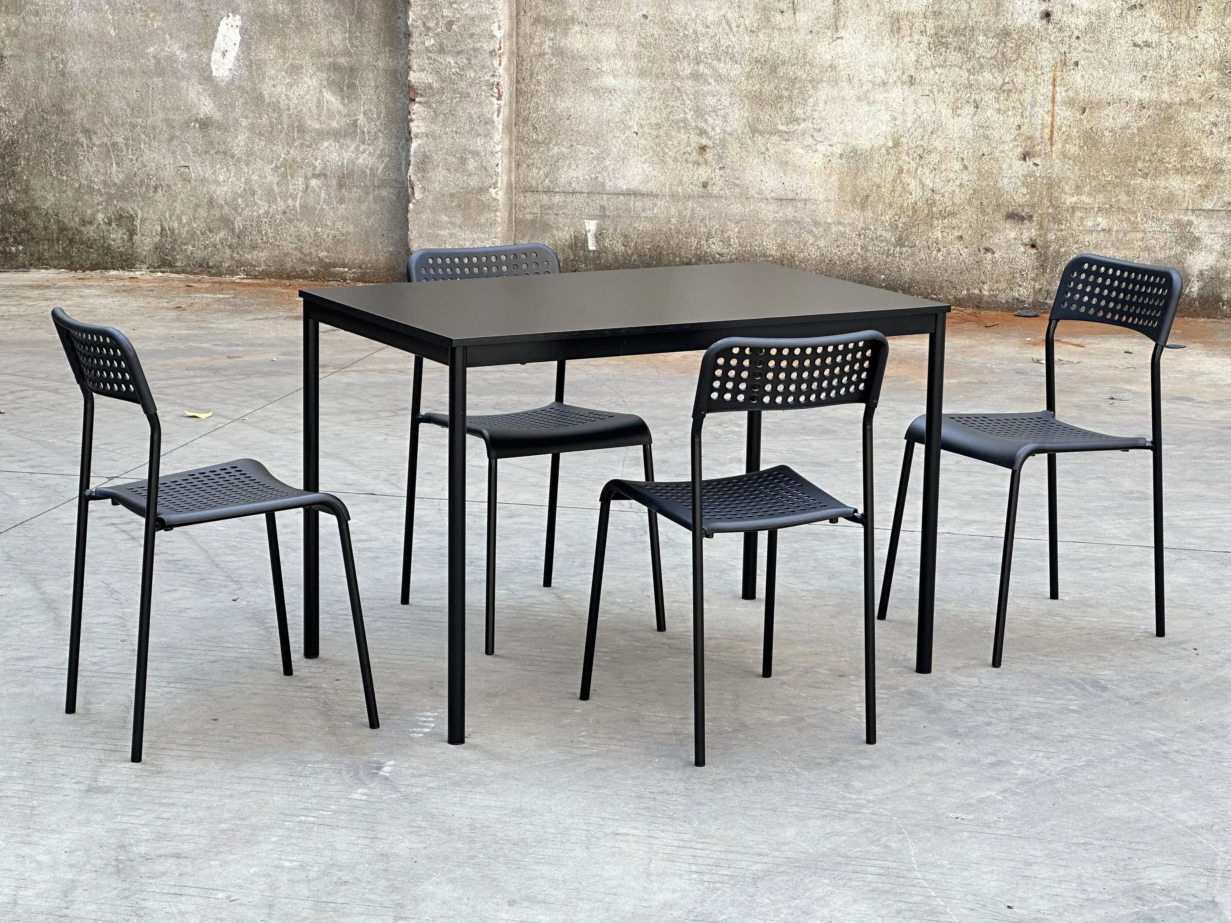 dining table 110*70 set with 4 chairs  in Melamine with metal legs in powder coated, simplicity dining room set