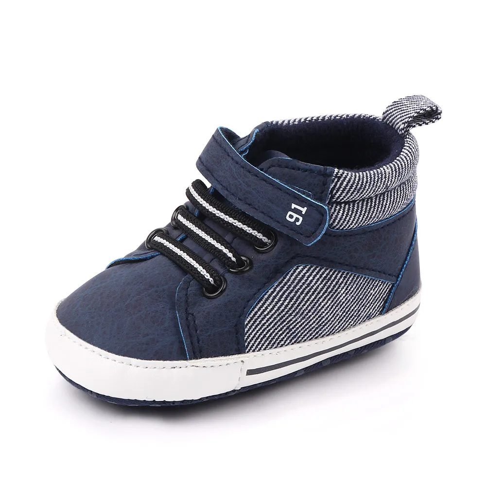 Zapatos de cuna de marca para bebés, artículos para niños, botines, entrenadores de cosas para recién nacidos, zapatillas de cuero suave para niños