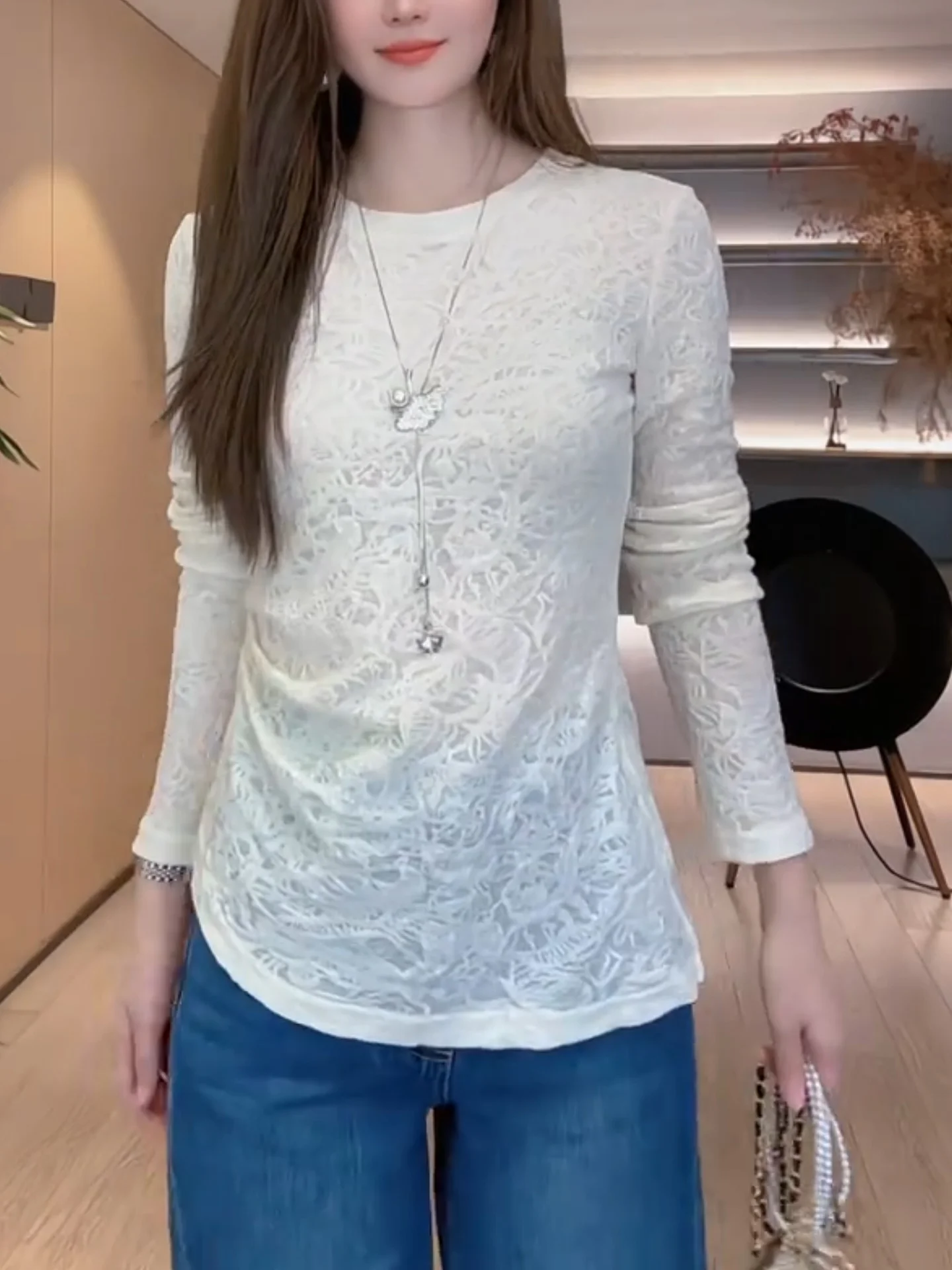 

Ele White Lace Splice Long Sve round Ne Base irt Women's plus Size Slimming High-End Feeling Winter Inner Wear