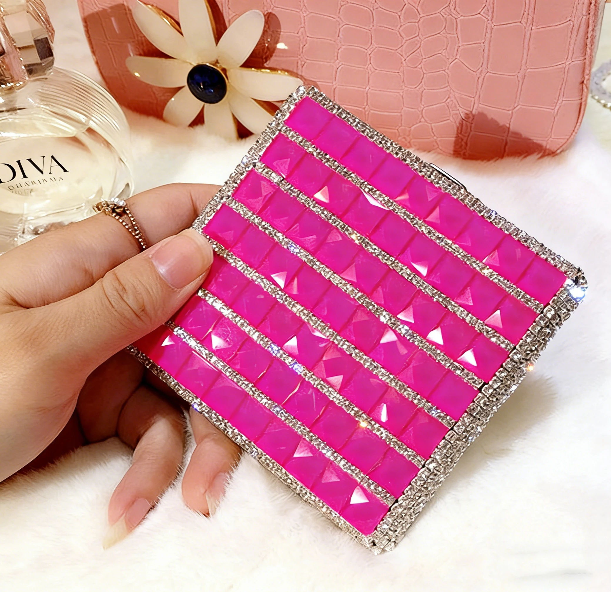 Women\'s Metal Cigarette Case 20pcs Capacity 84mm King Size, Shiny Rhinestone Exquisite Cigarette Box Holder