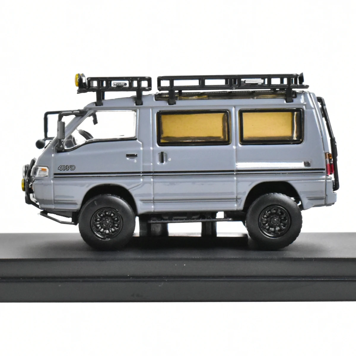 Литые модели автомобилей autobot 1:64 DELICA