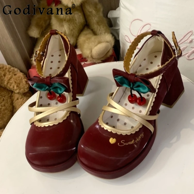 여성용 하이힐 자수 로퍼 와인 레드 다용도 달콤한 일본 스타일 신발 여성 스트랩 힐 로리타 신발