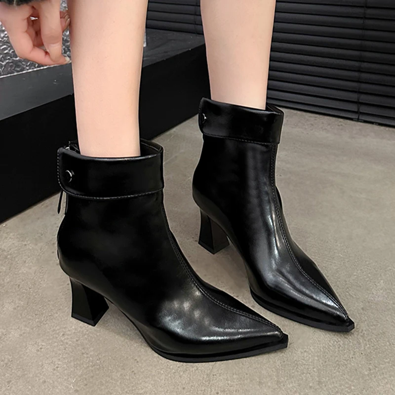 الكاحل حذاء نسائي بكعب عالٍ أشار تو أحذية مكتنزة 2025 مثير البريدي تشيلسي أحذية الشتاء العلامة التجارية أحذية من الجلد Mujer الثلوج بوتاس