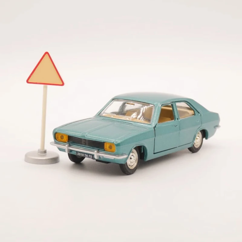 DINKY TOYS Diecast 1:43 Scale SIMCA 1800 Alloy Retro Car Model Finished Product Collection Static Model Ornament Display
