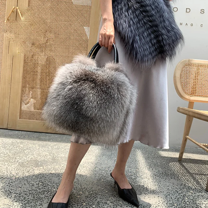 Women\'s Fur Bag Winter Fox Fur Bag Fashion Fur Handbag Ladies Bags Purses Women Shoulder Bag Real Silver Fox Fur Messenger Bags