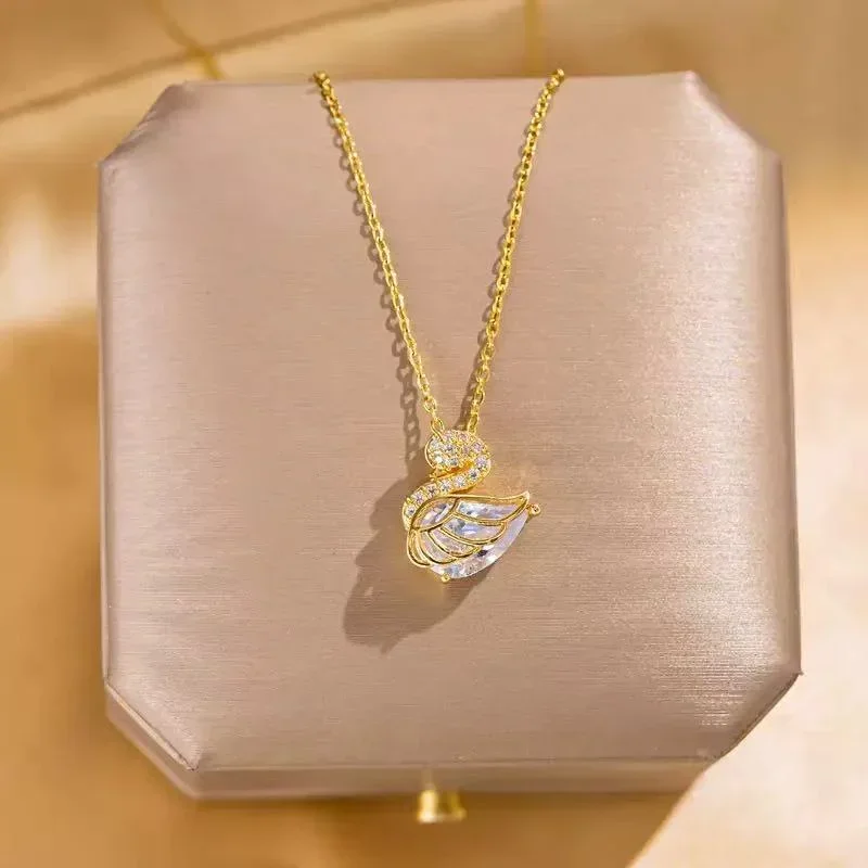 

European and American fashion titanium steel necklace, women's retro temperament, high-end feeling, butterfly flower pendant, ir