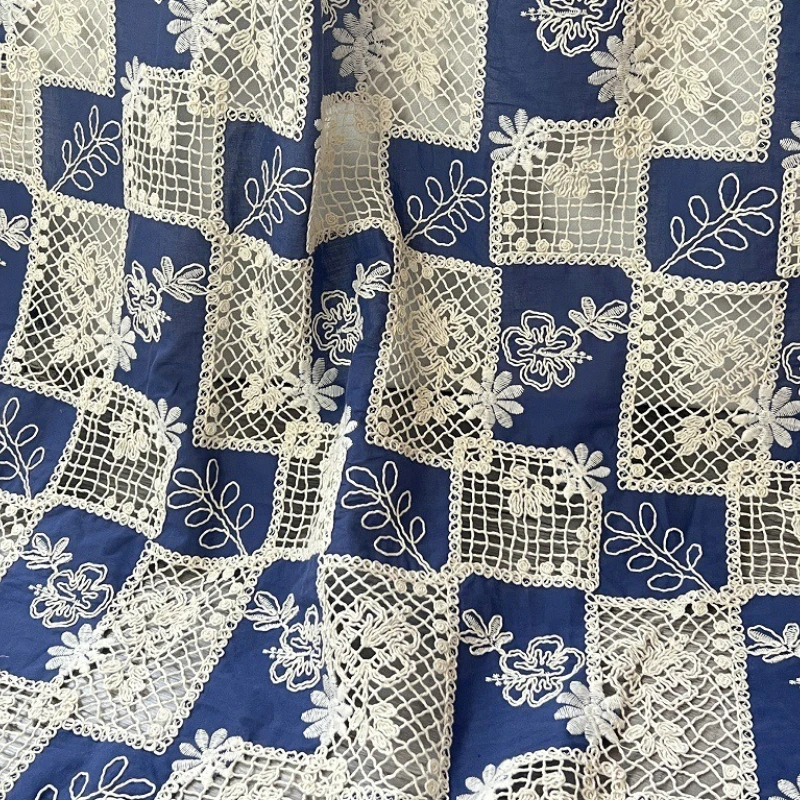 

OEM темно-синий 100% хлопок, кружевная вышивка, одежда с отверстиями для век для женщин, платье, одежда с квадратной лазерной резкой, дизайнерская ткань