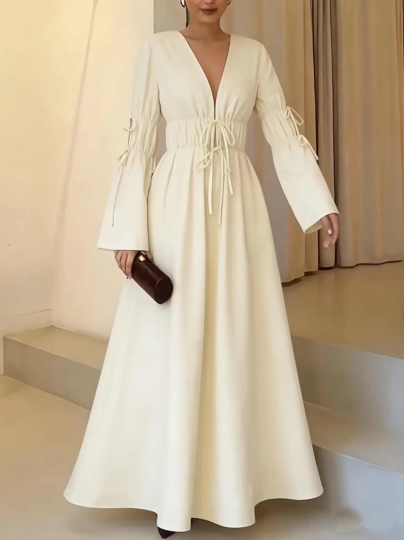 Vestido Maxi Acampanado Beige con Cuello en V y Mangas Campana para Mujer, con Cordón Ajustable en la Cintura, Estilo Boho Chic, Elegante para Vacaciones de Verano, Playa o Brunch, Vestido Favorecedor