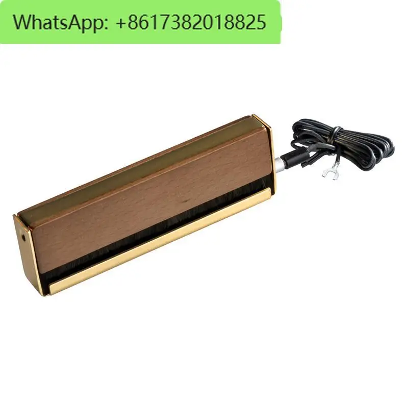 

With ground wire, record electrostatic brush