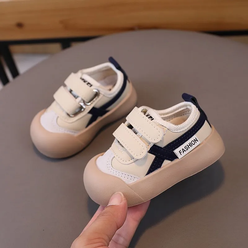 Antypoślizgowe buty do chodzenia dla dzieci z miękką podeszwą Wiosenne i jesienne buty sportowe dla dzieci Rozmiar 16-20 Sandalias De Mujer
