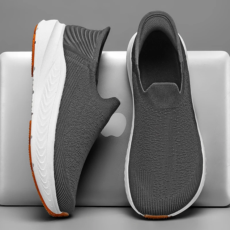 Minimalist Wide Toe Shoes Men Breathable Mesh Casual Walking Shoes Slip on Lightweight Sneakers Outdoor Non-Slip Jogging Shoes