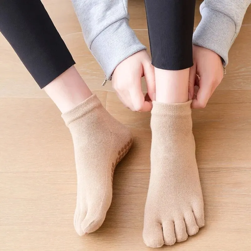 Breathable Women Pilates Socks Five Toe Silicone Non-Slip Yoga Socks Anti-Slip Ballet Dance Ladies Fitness Sports Cotton Socks