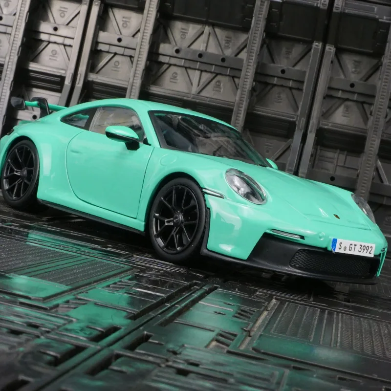 Модель автомобиля Bburago 1:24 Porsche 911 GT3 из сплава, статическая модель для коллекционирования, двери и капот открываются, детализированная отделка, высокое качество изготовления.