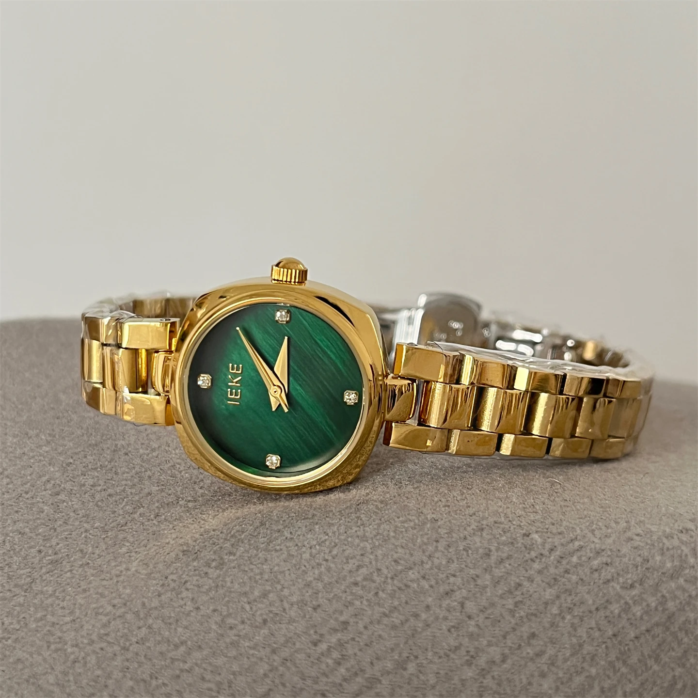 New Luxury Vintage Gold Watch For WomenA Stylish And Versatile Ladies' Watch With A High-End Vintage Design And Quartz Movement.