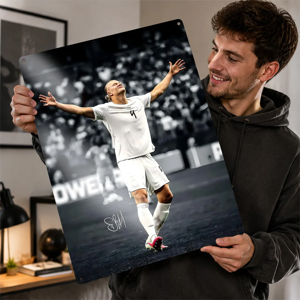 Affiche métallique Erling Haaland célébrant son but – Cadeau idéal pour les fans – Décoration murale personnalisée en métal pour chambre à coucher