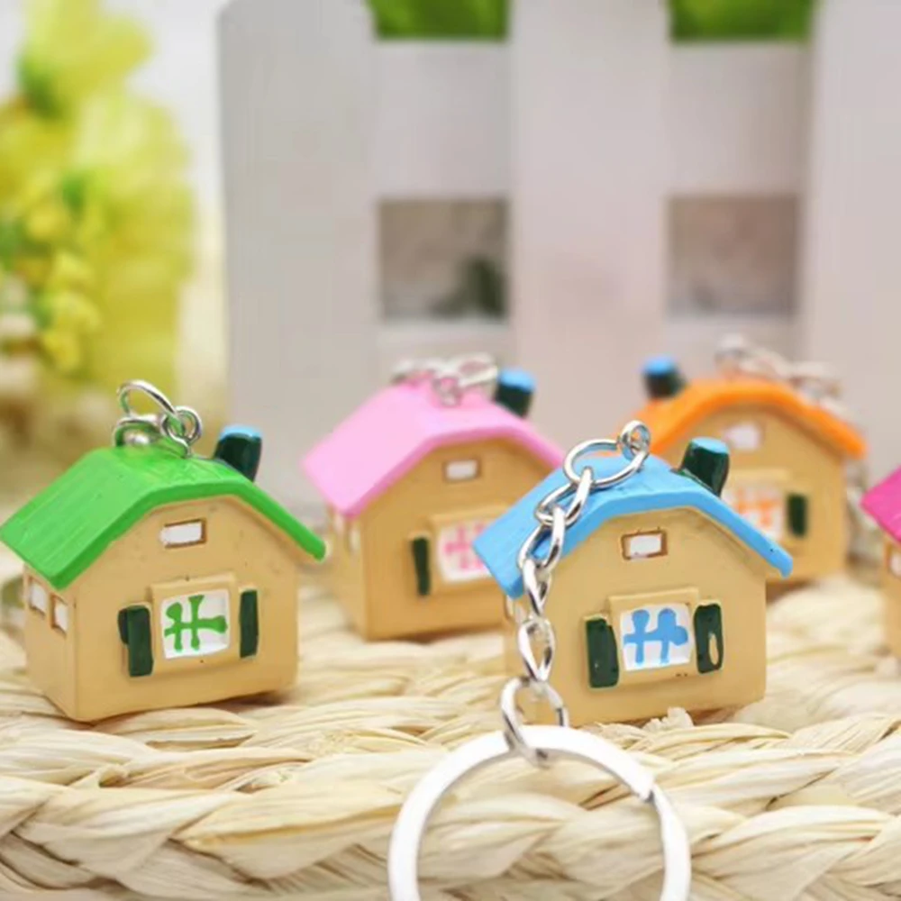 Original Creative Cute Little House Keychain Simulation Mini House Pendant Key Ring Novelty Key Chain Christmas Birthday Gift