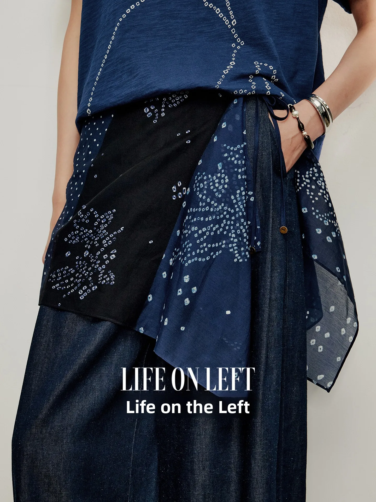 versatile-accessorio-di-abbigliamento-in-seta-e-cotone-indaco-con-stampa-retro-nuovo-arrivo-estivo-marca-a-life-on-the-left