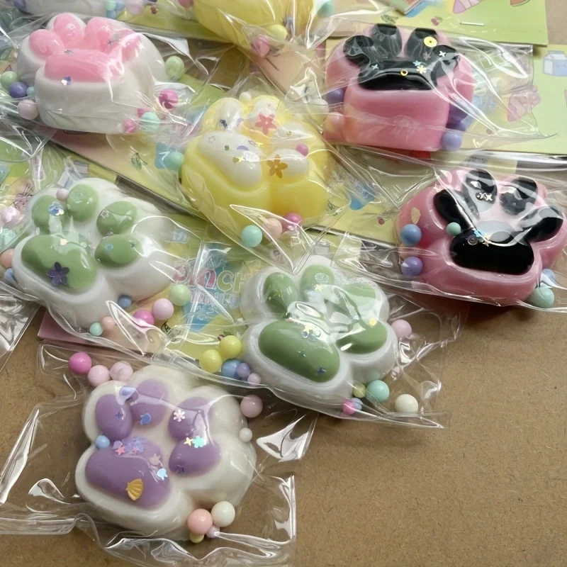 Garras de gato blandas para niños, juguete para apretar, pellizco suave, alivio del estrés, con cuentas decorativas, regalos de Navidad y Halloween, 1 ud.