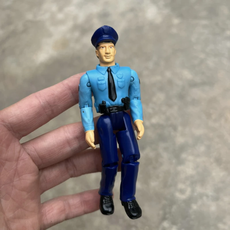 Original  Movable  Model   Doll  Policeman  Soldiers  3.75 Inch   Action Figurs Toys